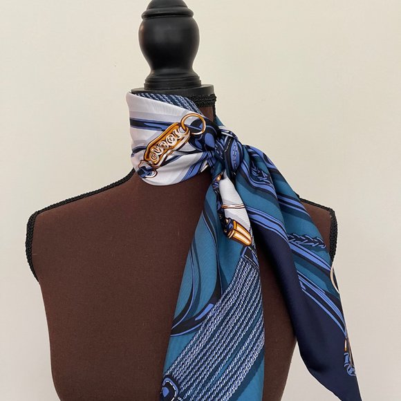 New Gucci Scarf Iconic Equestrian Logo Print Silk Wrap with Gucci Gift Box - Picture 9 of 12